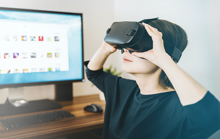 $34 billion is the expected amount in VR industry by the 2023