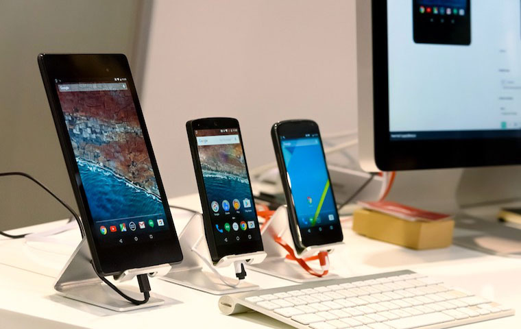 There are more customization tools in native app vs hybrid app